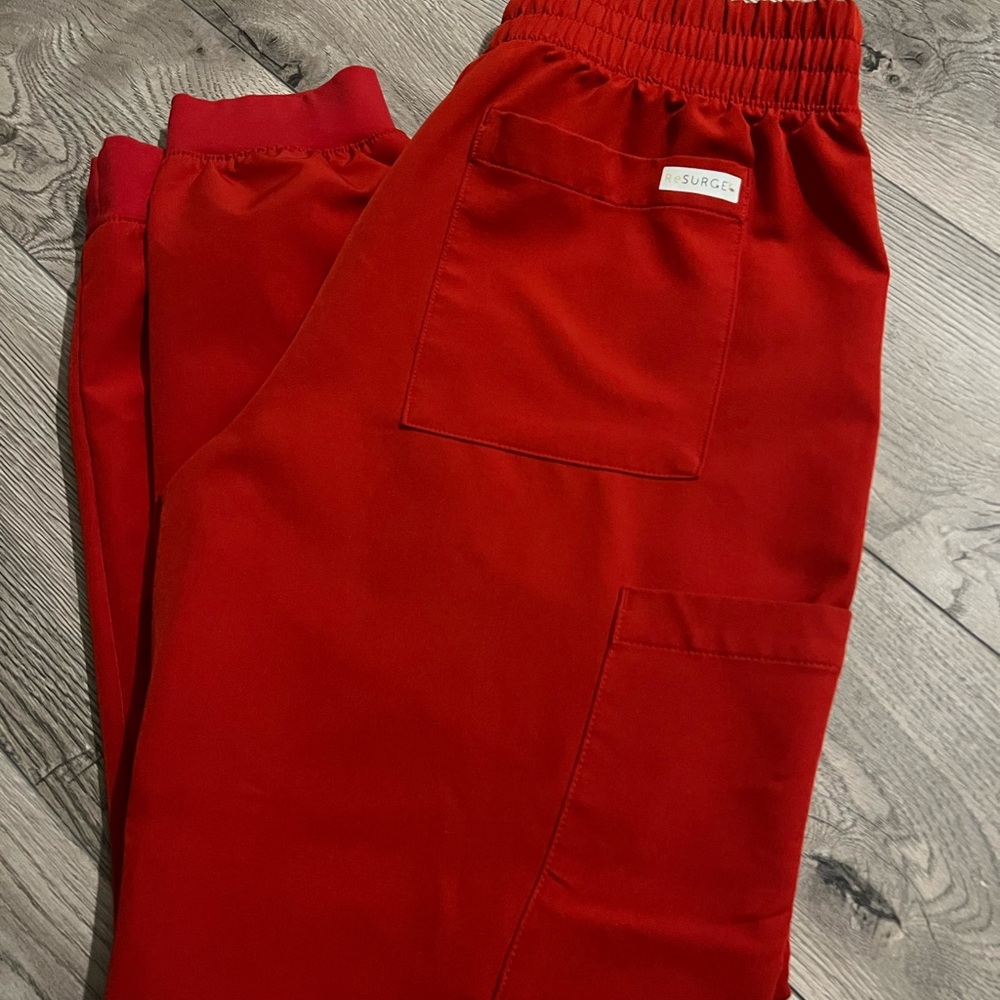 Resurge brand scrubs - Picture 4 of 4
